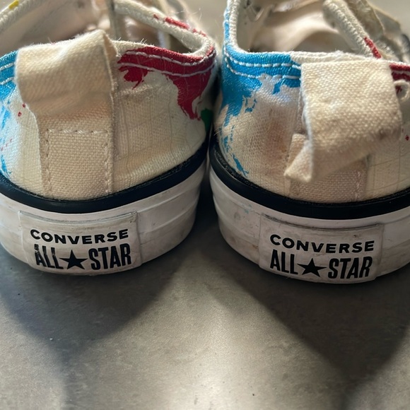 Toddler Converse Around the World Shoes, Size 4 - Picture 6 of 7